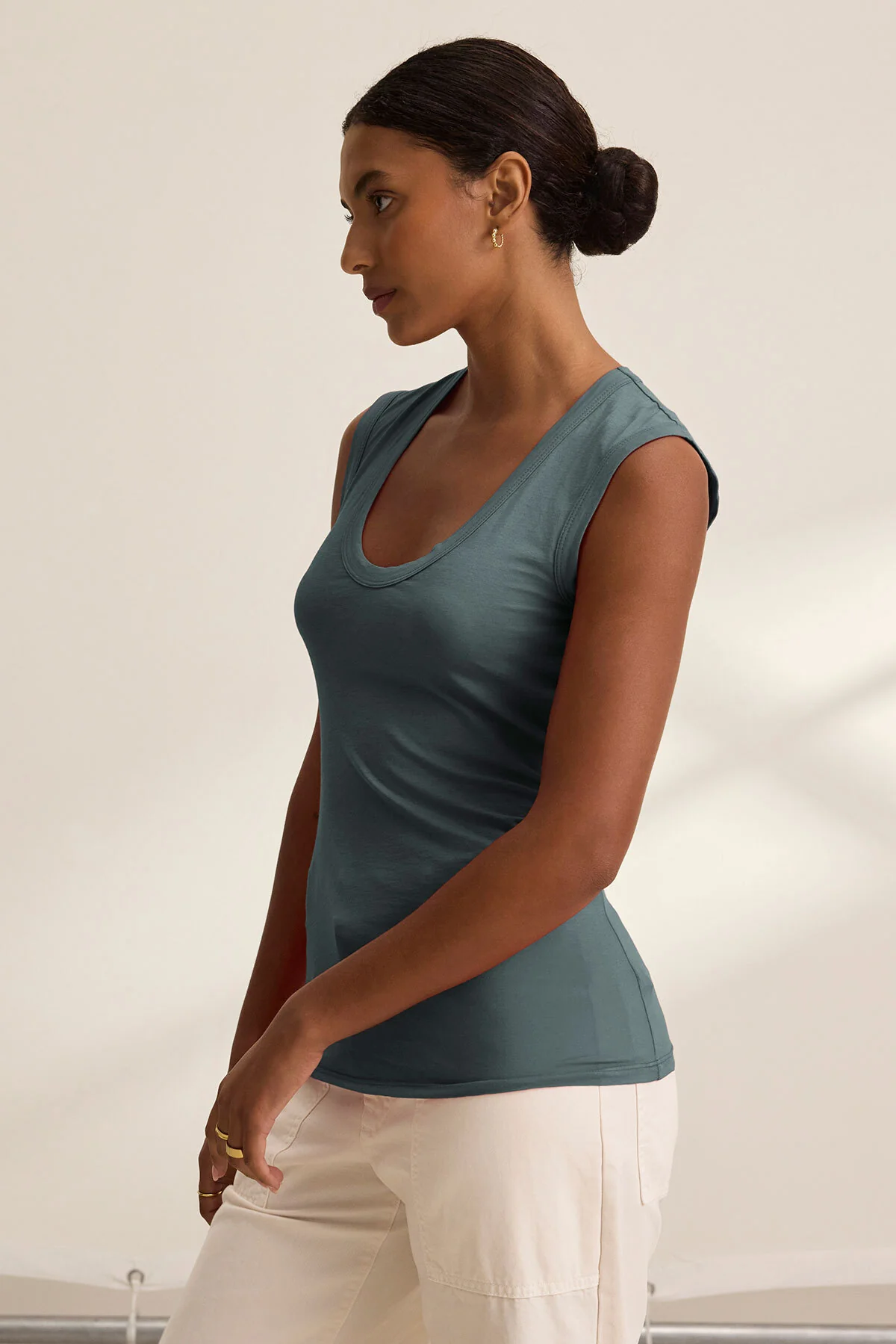 0-estina-tank-top-44.webp ESTINA TANK TOP
