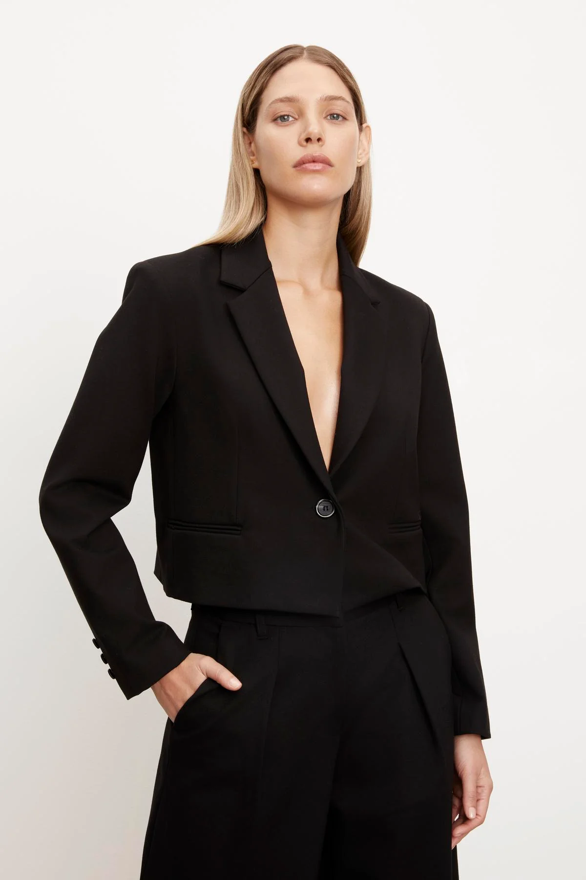 1000-anya-ponte-cropped-blazer-1.webp ANYA PONTE CROPPED BLAZER
