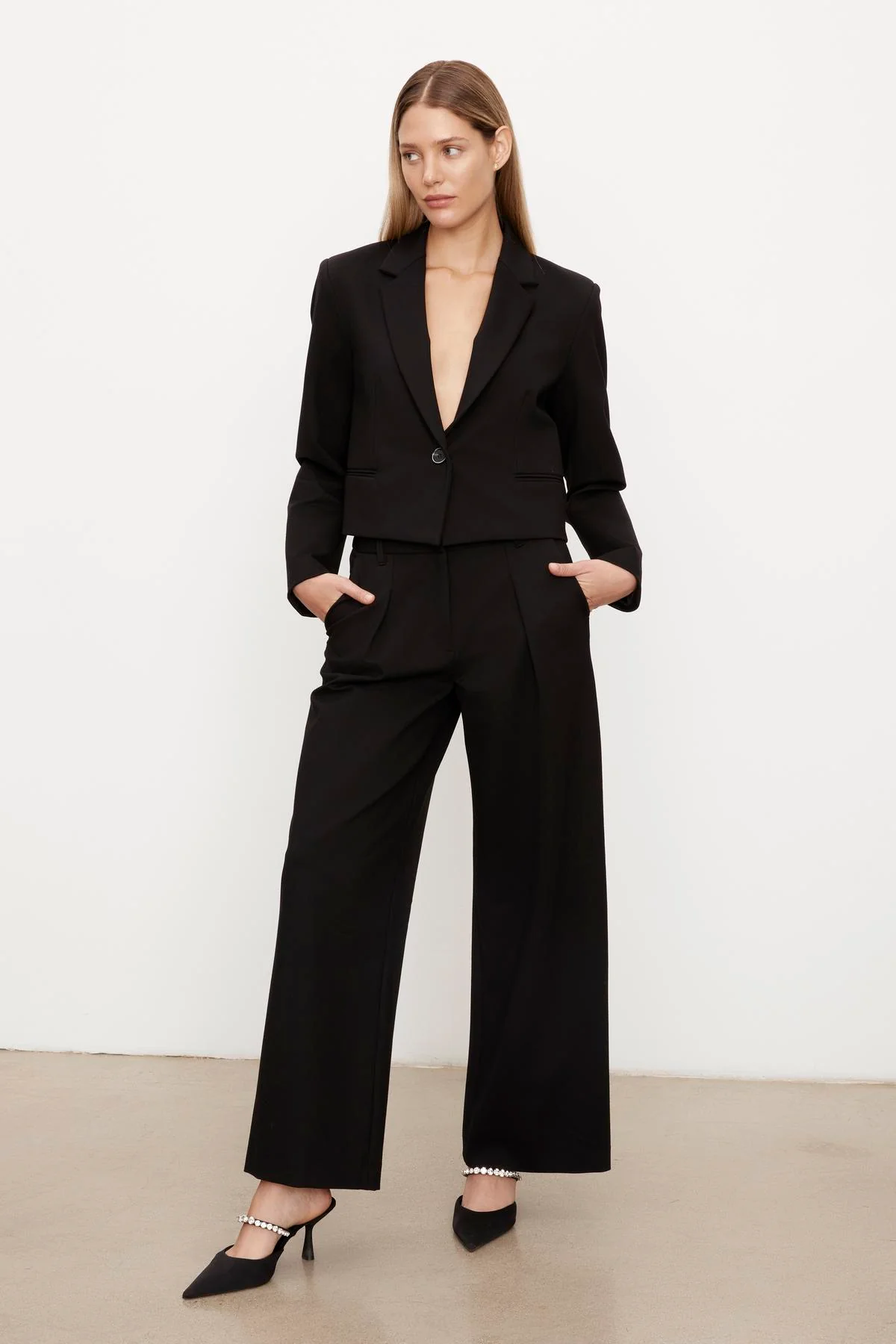 ANYA PONTE CROPPED BLAZER