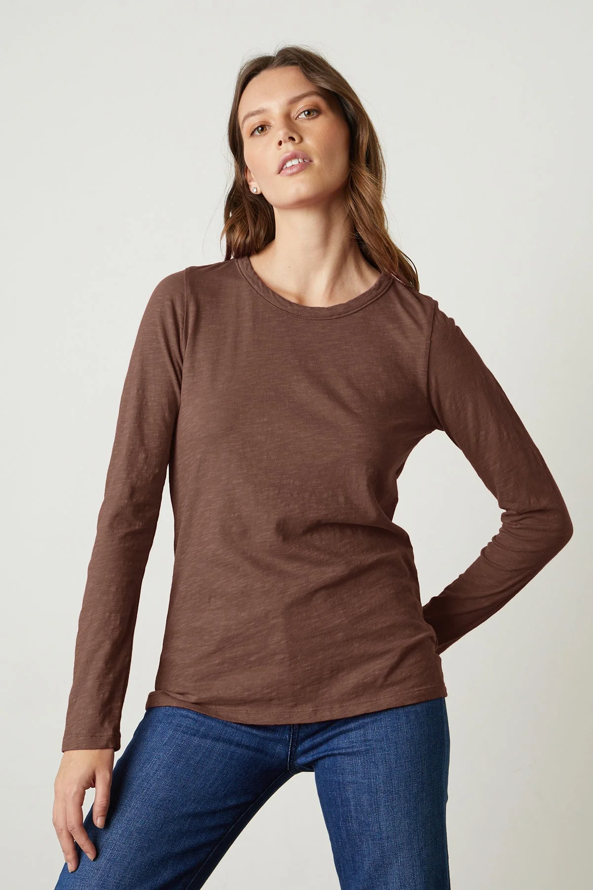 10424-lizzie-original-slub-long-sleeve-tee-1.webp LIZZIE ORIGINAL SLUB LONG SLEEVE TEE