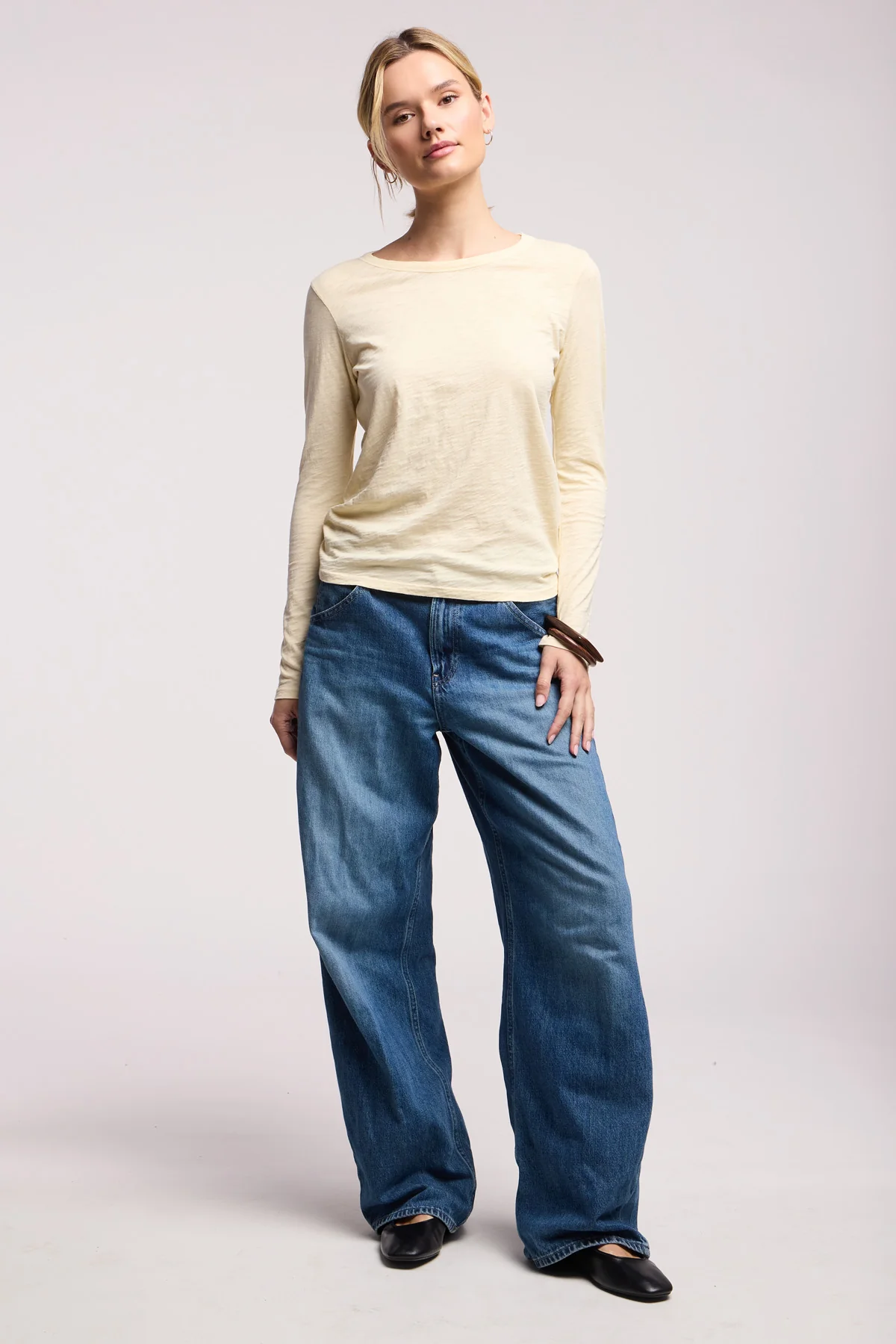 10555-lizzie-tee-11.webp LIZZIE TEE