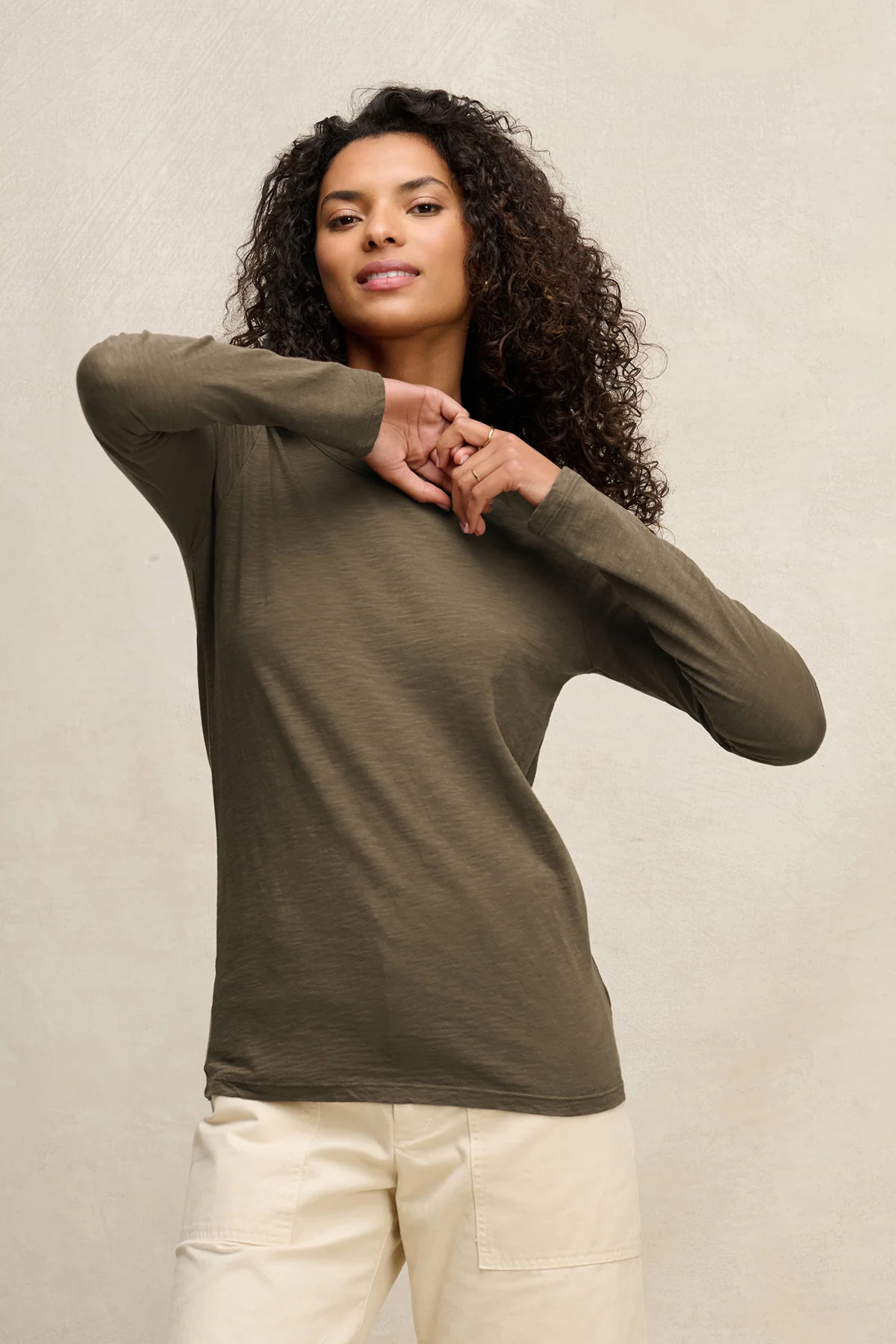 10555-lizzie-tee-23.webp LIZZIE TEE