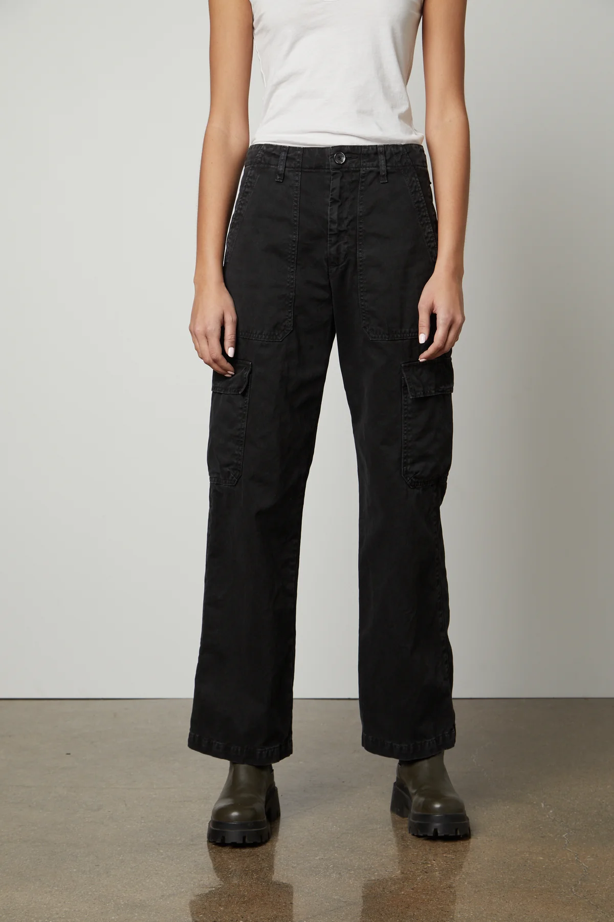 MAKAYLA PANT