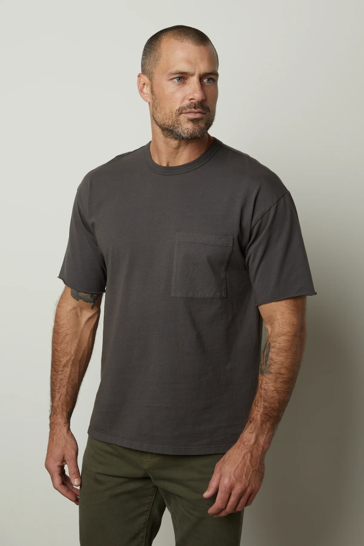 12173-neptune-crew-neck-pocket-tee-1.webp NEPTUNE CREW NECK POCKET TEE