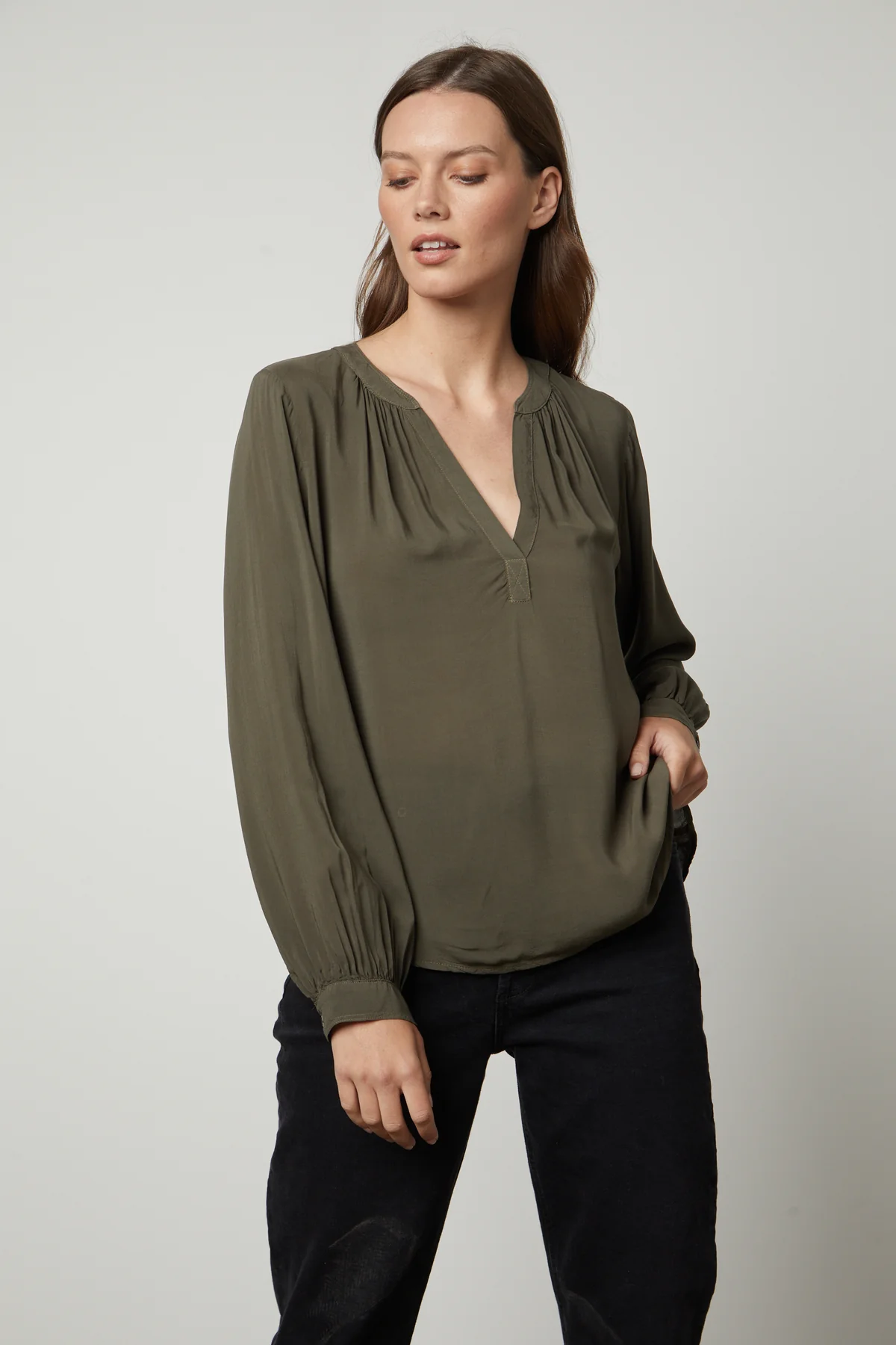 POSIE SPLIT NECK BLOUSE