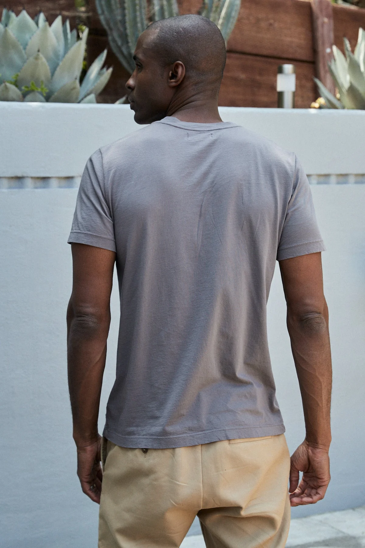 SAMSEN WHISPER CLASSIC V-NECK TEE