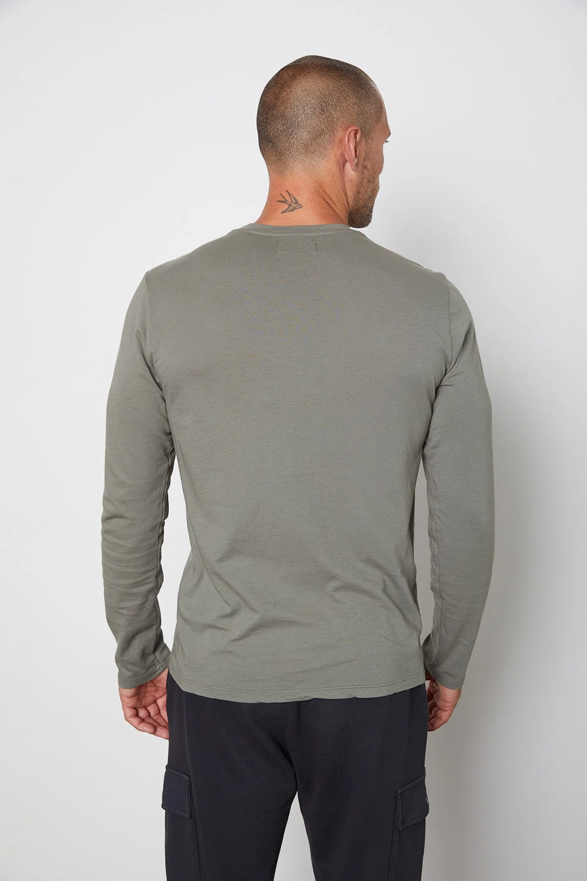 SKEETER WHISPER CLASSIC CREW NECK TEE