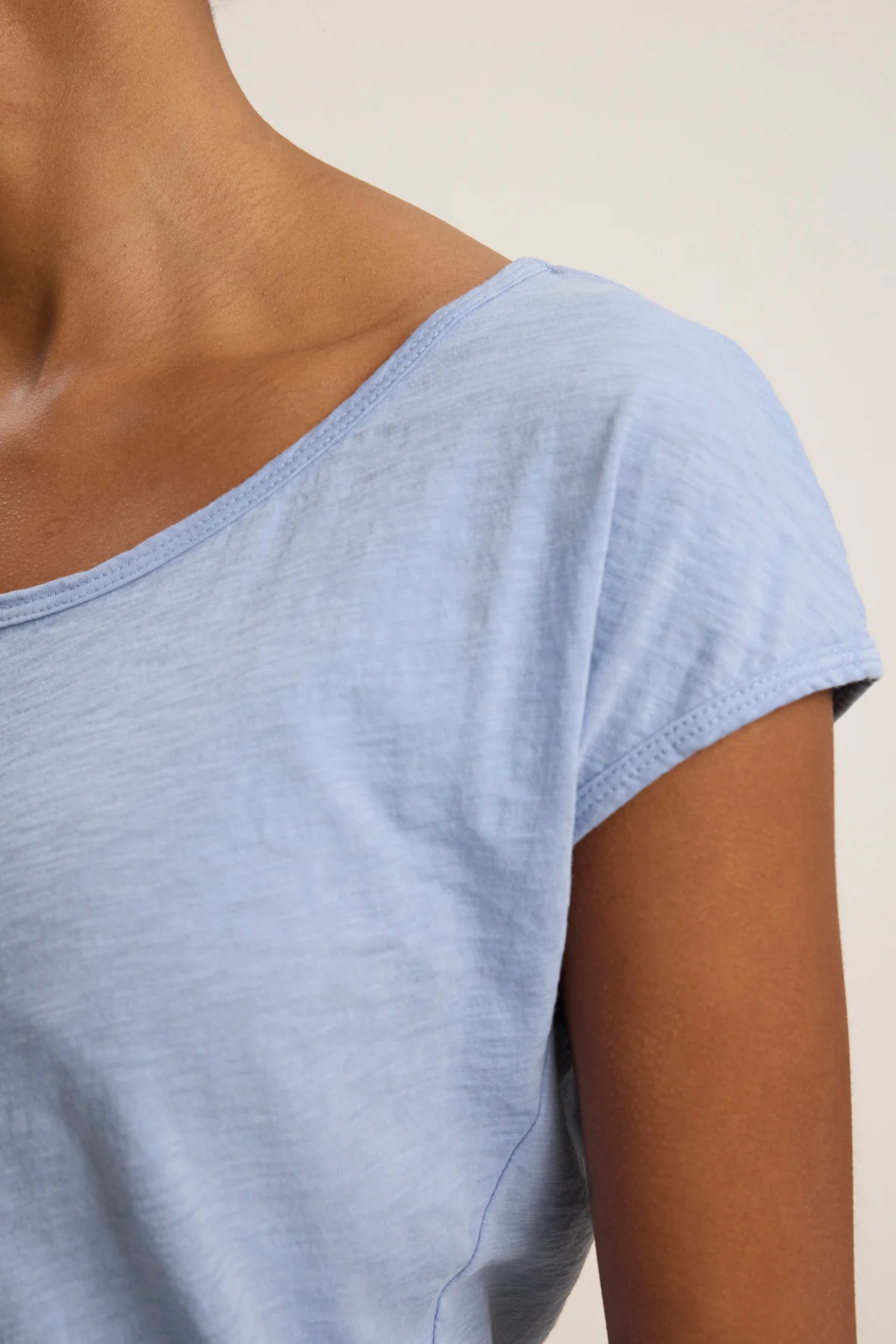 VIVIENNE TEE