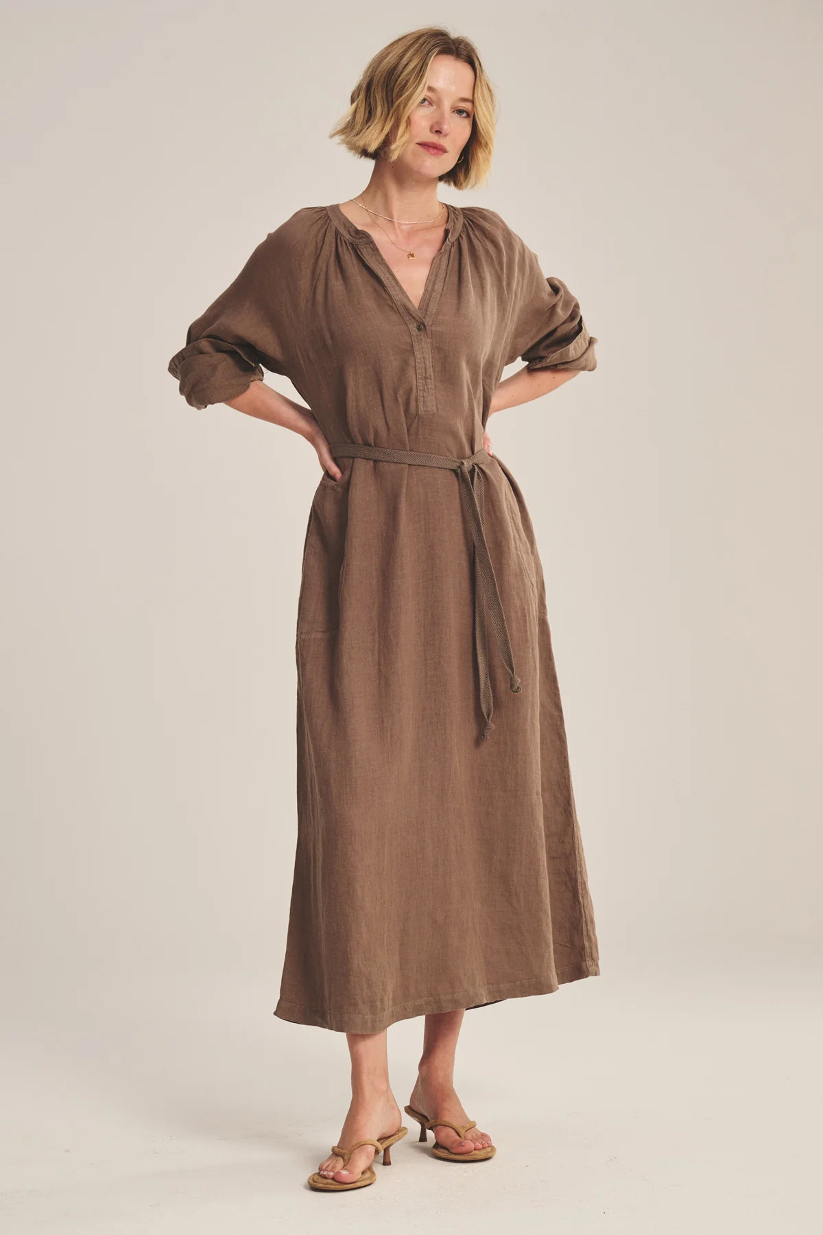 3995-dakota-linen-dress-1.webp DAKOTA LINEN DRESS