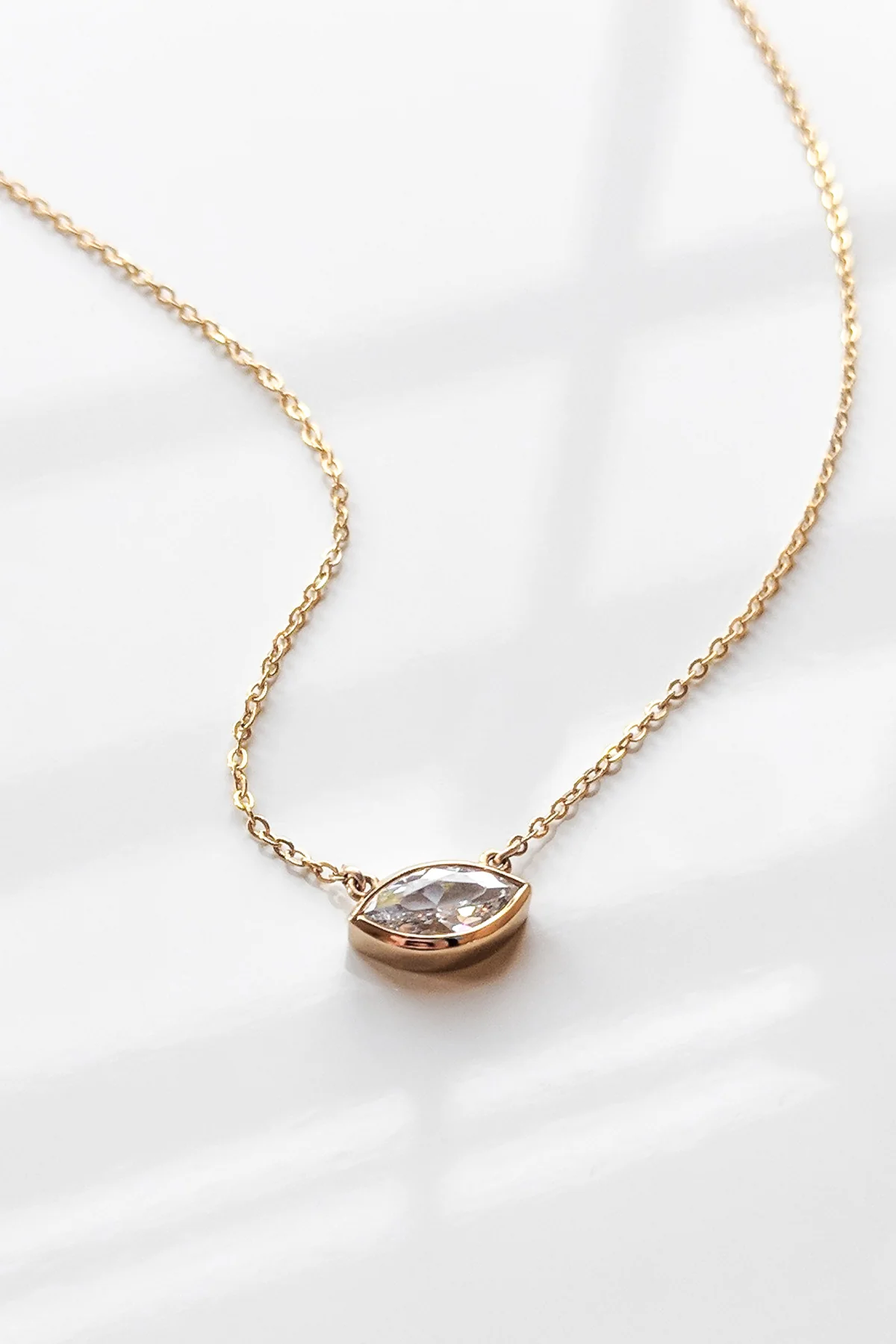 4020-iris-necklace-by-thatch-1.webp IRIS NECKLACE BY THATCH