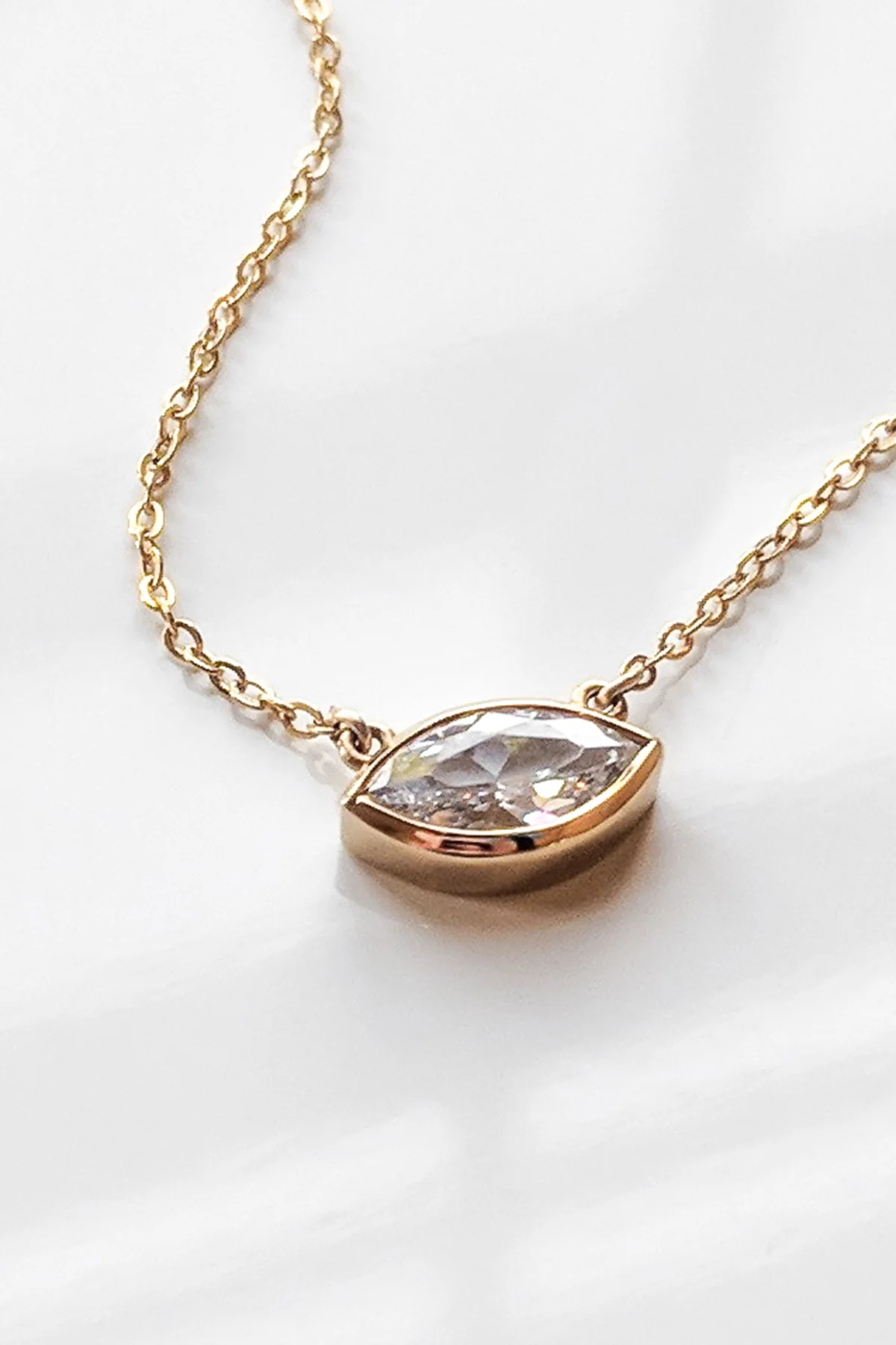 4020-iris-necklace-by-thatch-2.webp IRIS NECKLACE BY THATCH
