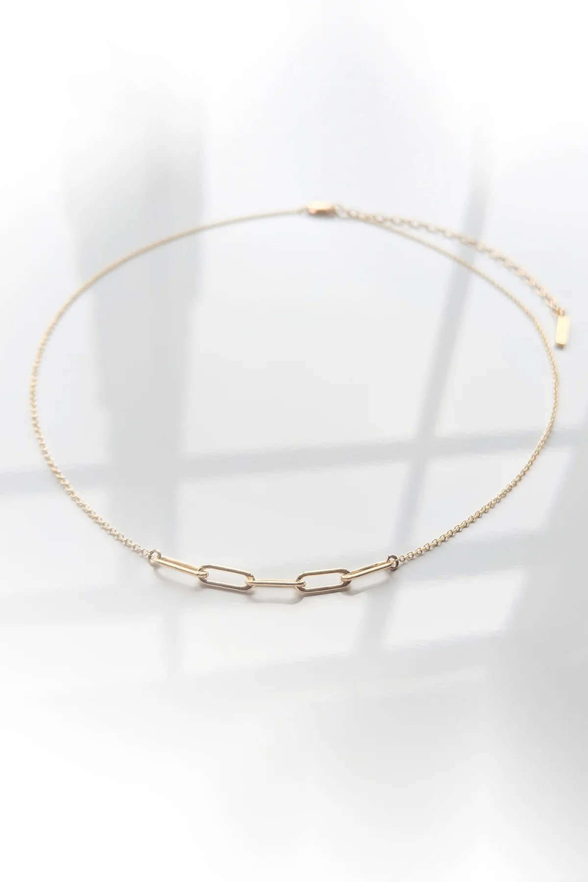4025-cora-necklace-by-thatch-1.webp CORA NECKLACE BY THATCH