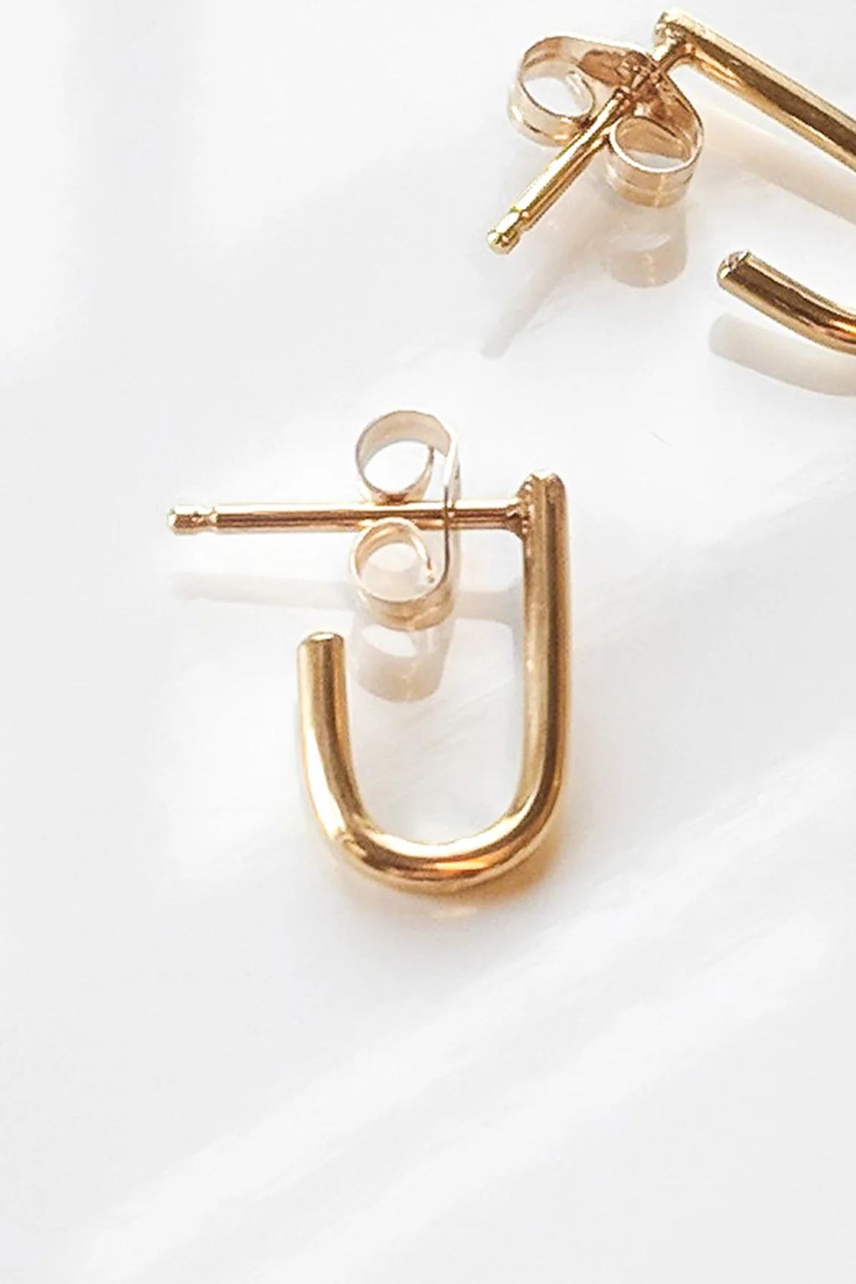 4045-selma-gold-earrings-by-thatch-2.webp SELMA GOLD EARRINGS BY THATCH
