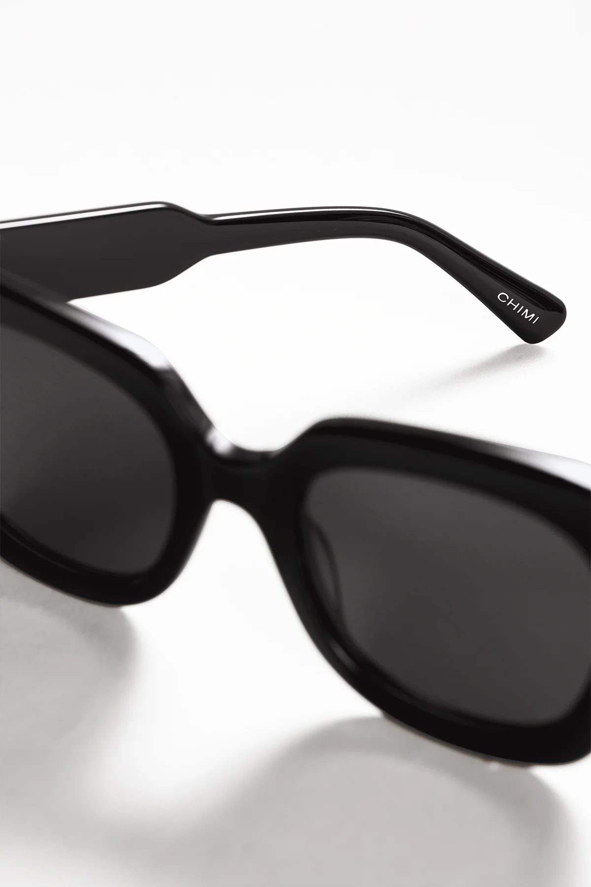 08 SUNGLASSES BY CHIMI