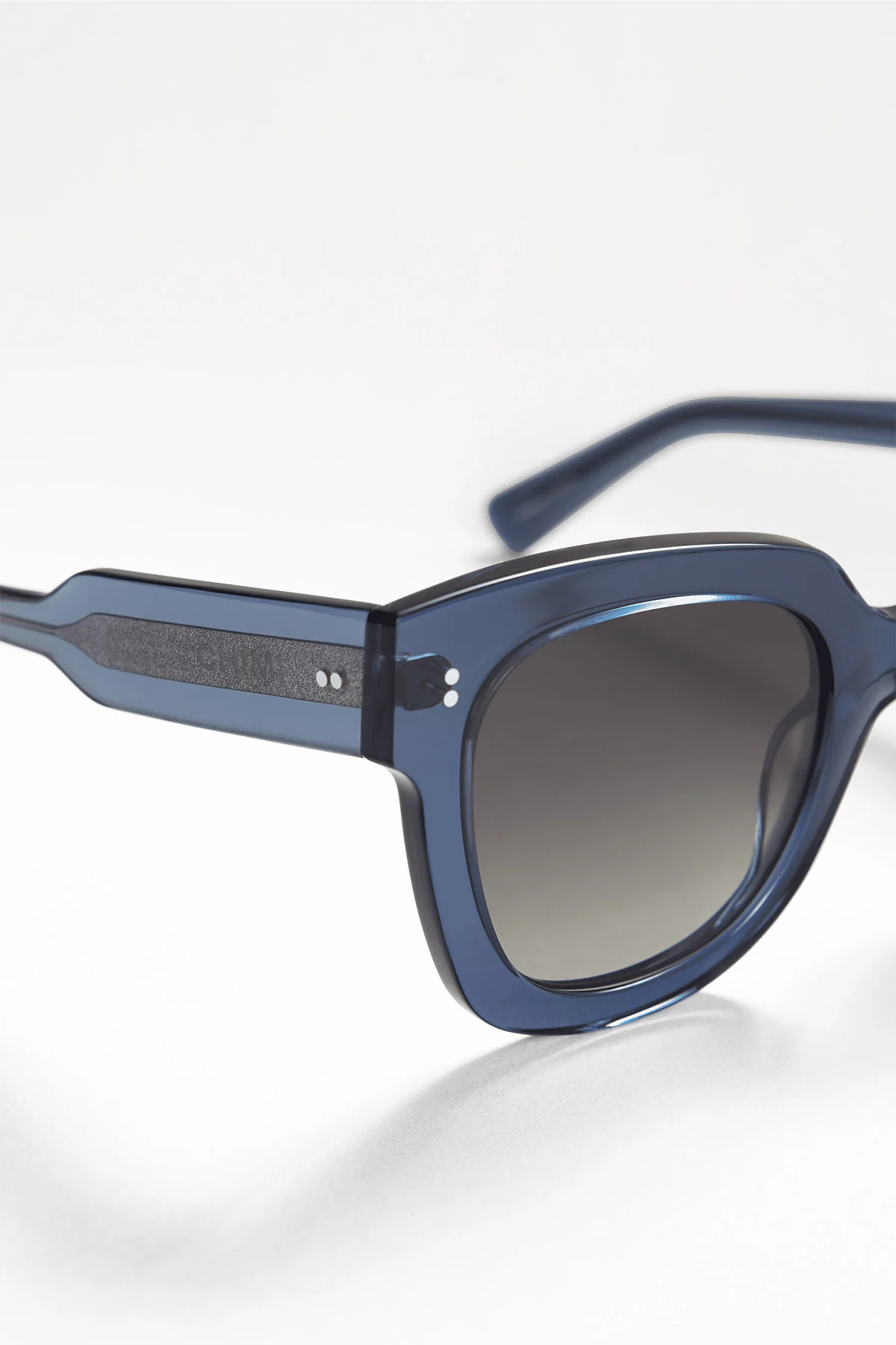 08 SUNGLASSES BY CHIMI