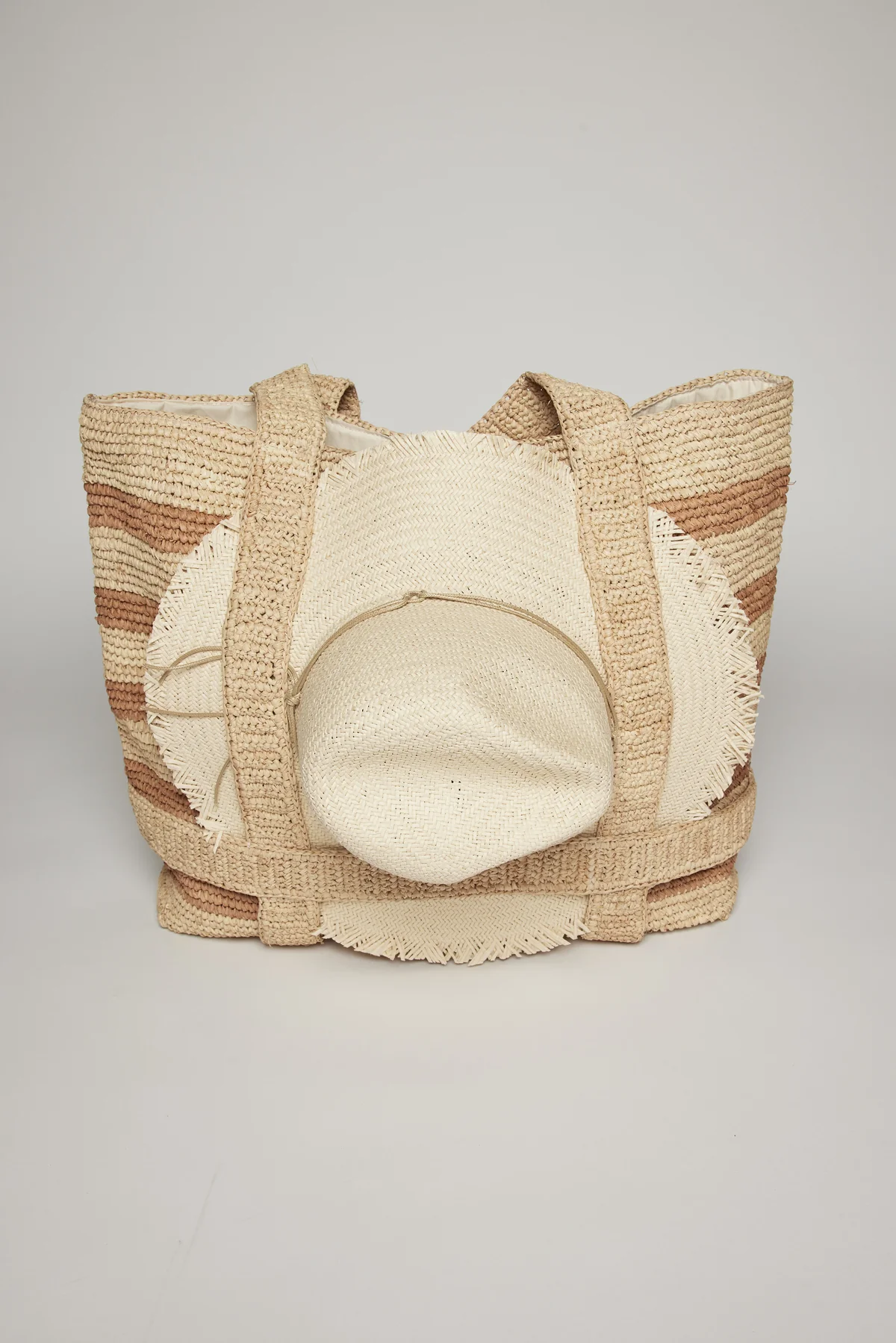 THE ORIGINAL STRAW TRAVELER BAG