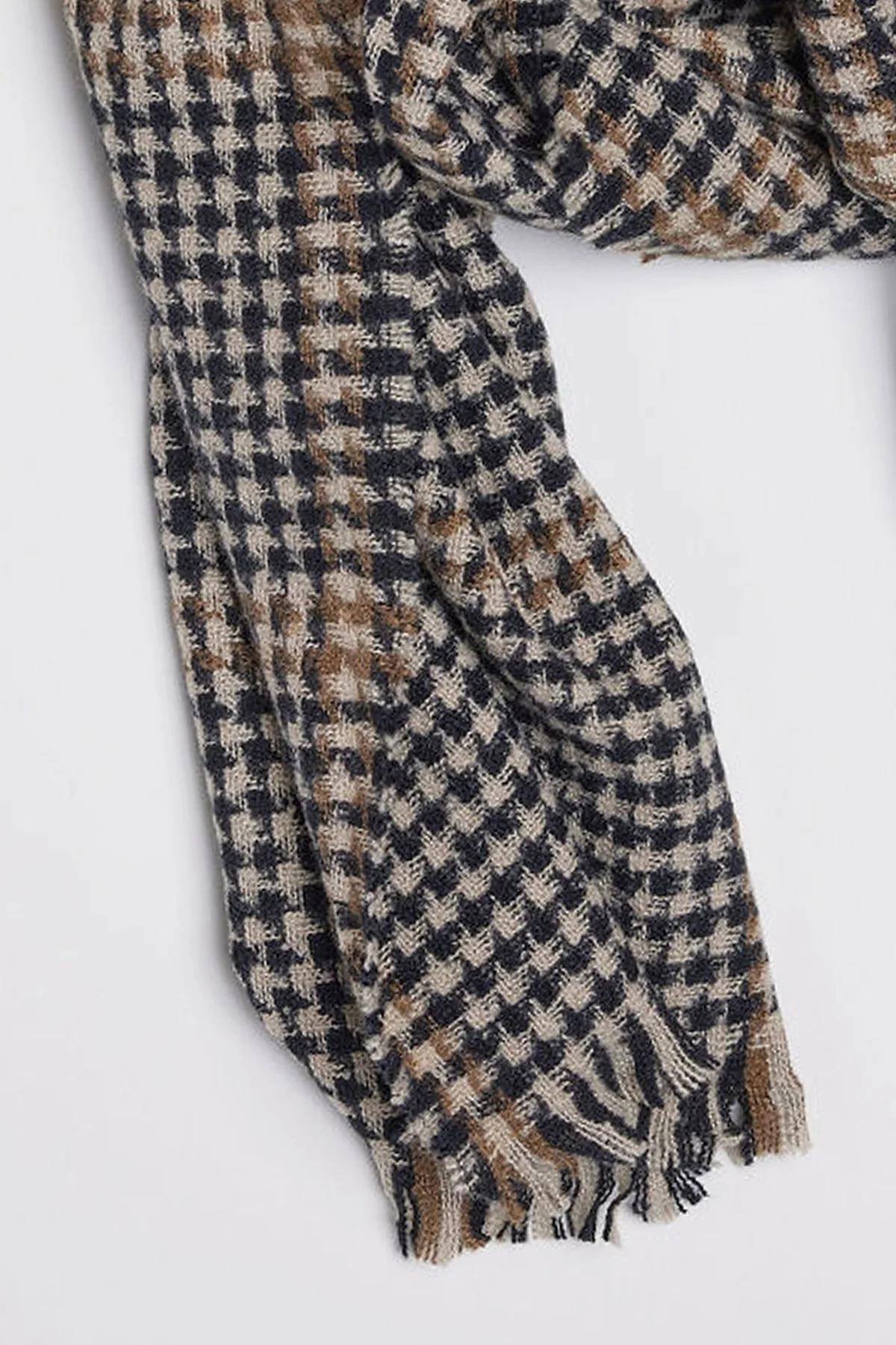 4469-peak-scarf-3.webp PEAK SCARF