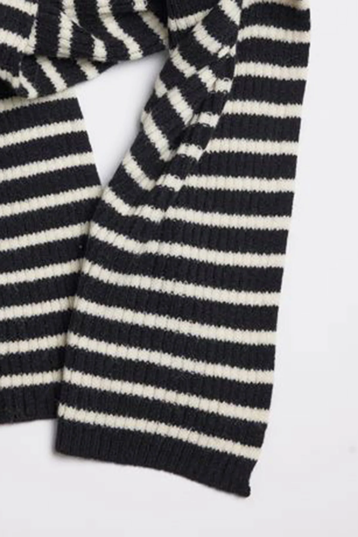 4472-bolton-stripe-scarf-4.webp BOLTON STRIPE SCARF
