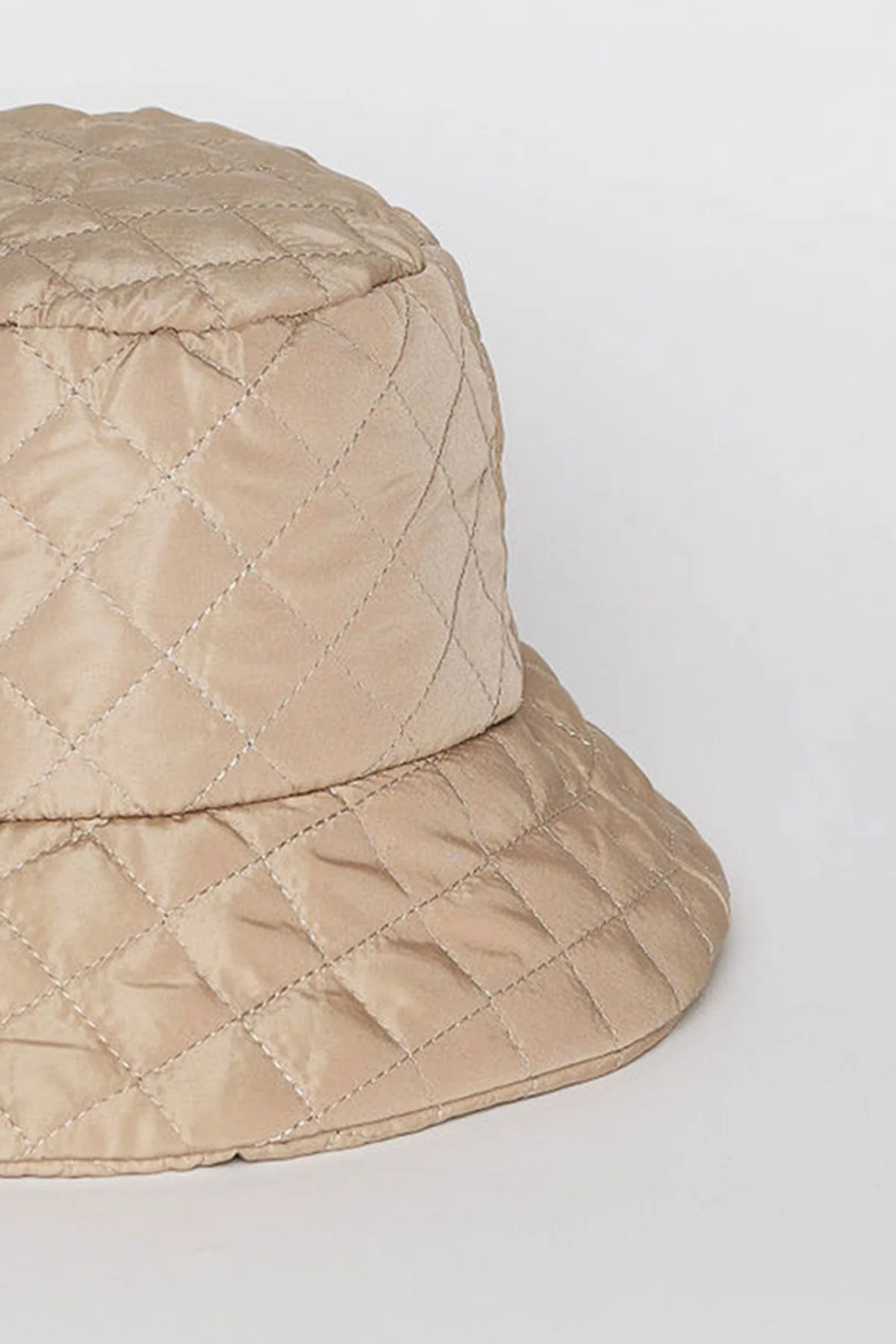 MODERN QUILTED BUCKET HAT