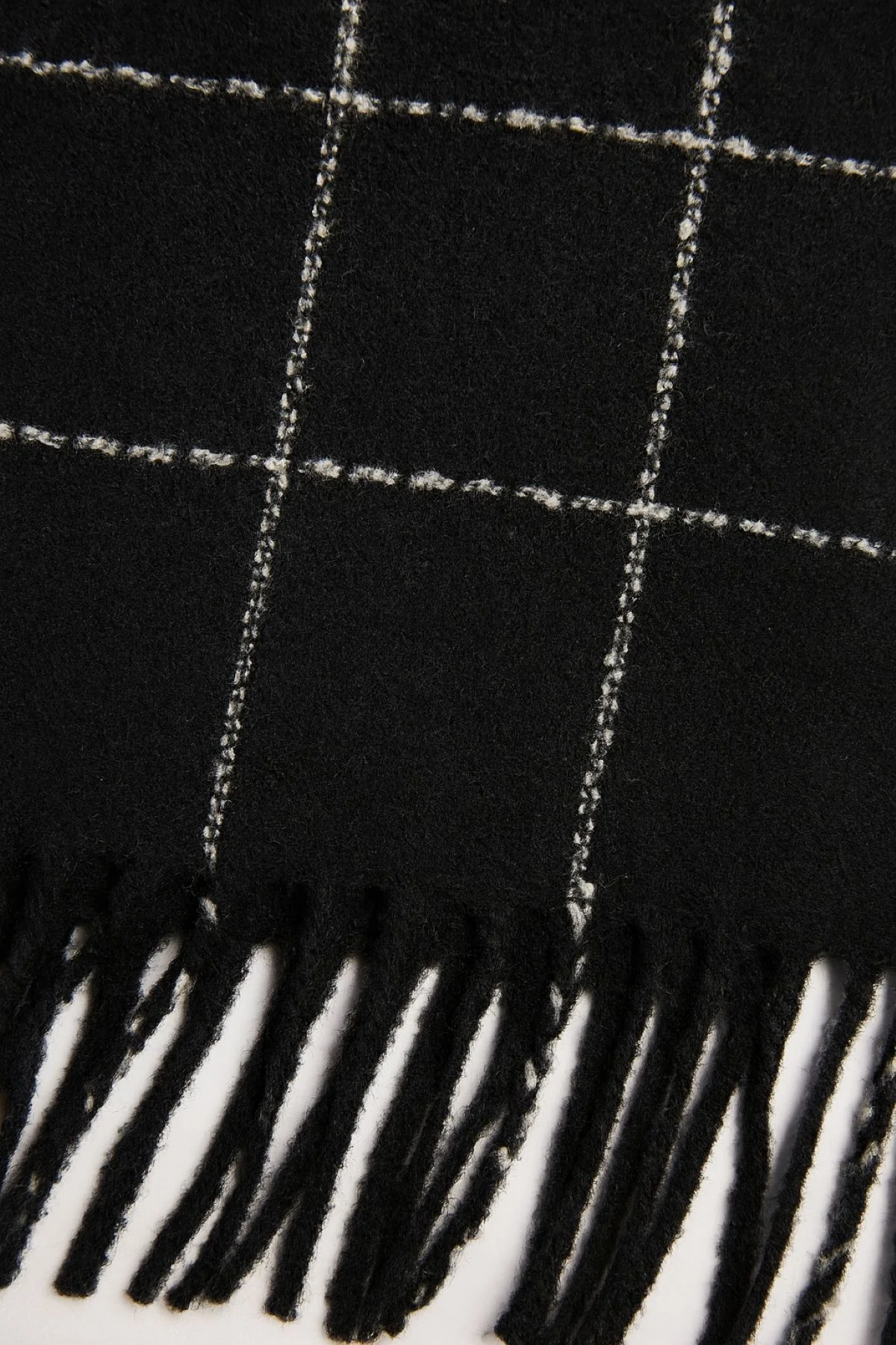 WINDOWPANE MUFFLER