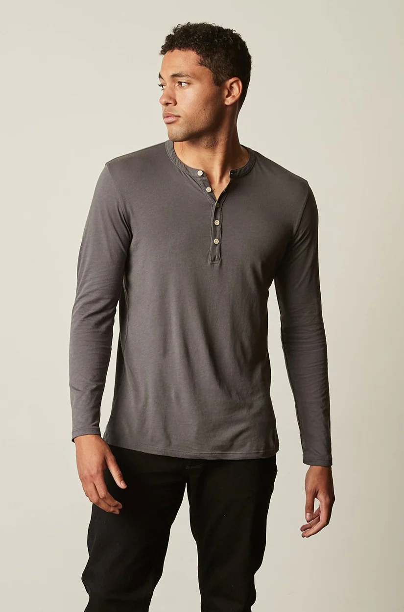 ALVARO HENLEY