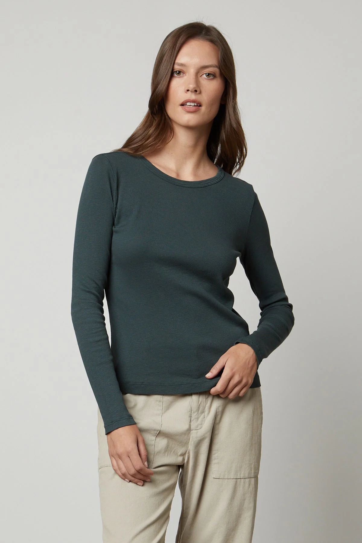 5530-bayler-ribbed-scoop-neck-tee-1.webp BAYLER RIBBED SCOOP NECK TEE