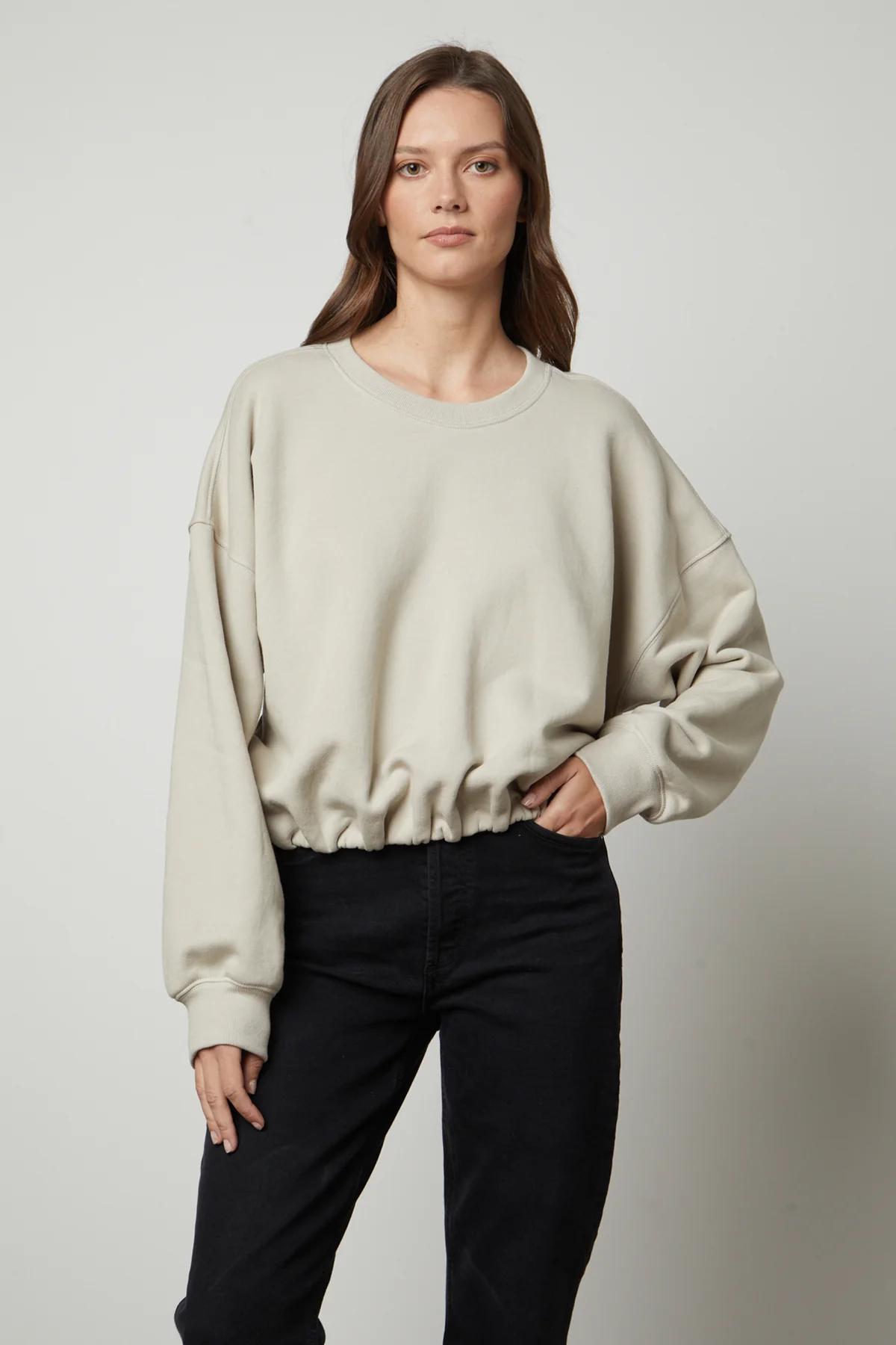 5809-bobbi-cropped-sweatshirt-1.webp BOBBI CROPPED SWEATSHIRT