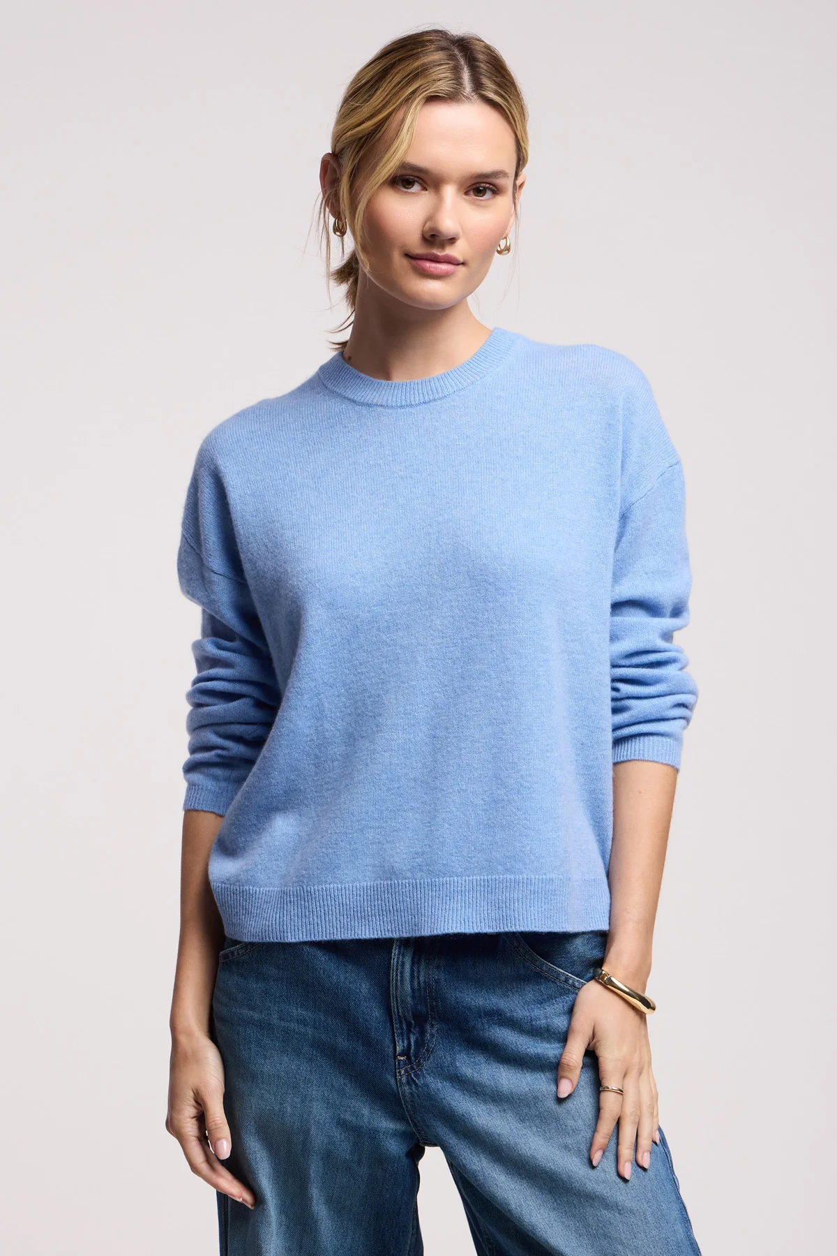 6132-brynne-cashmere-sweater-5.webp BRYNNE CASHMERE SWEATER