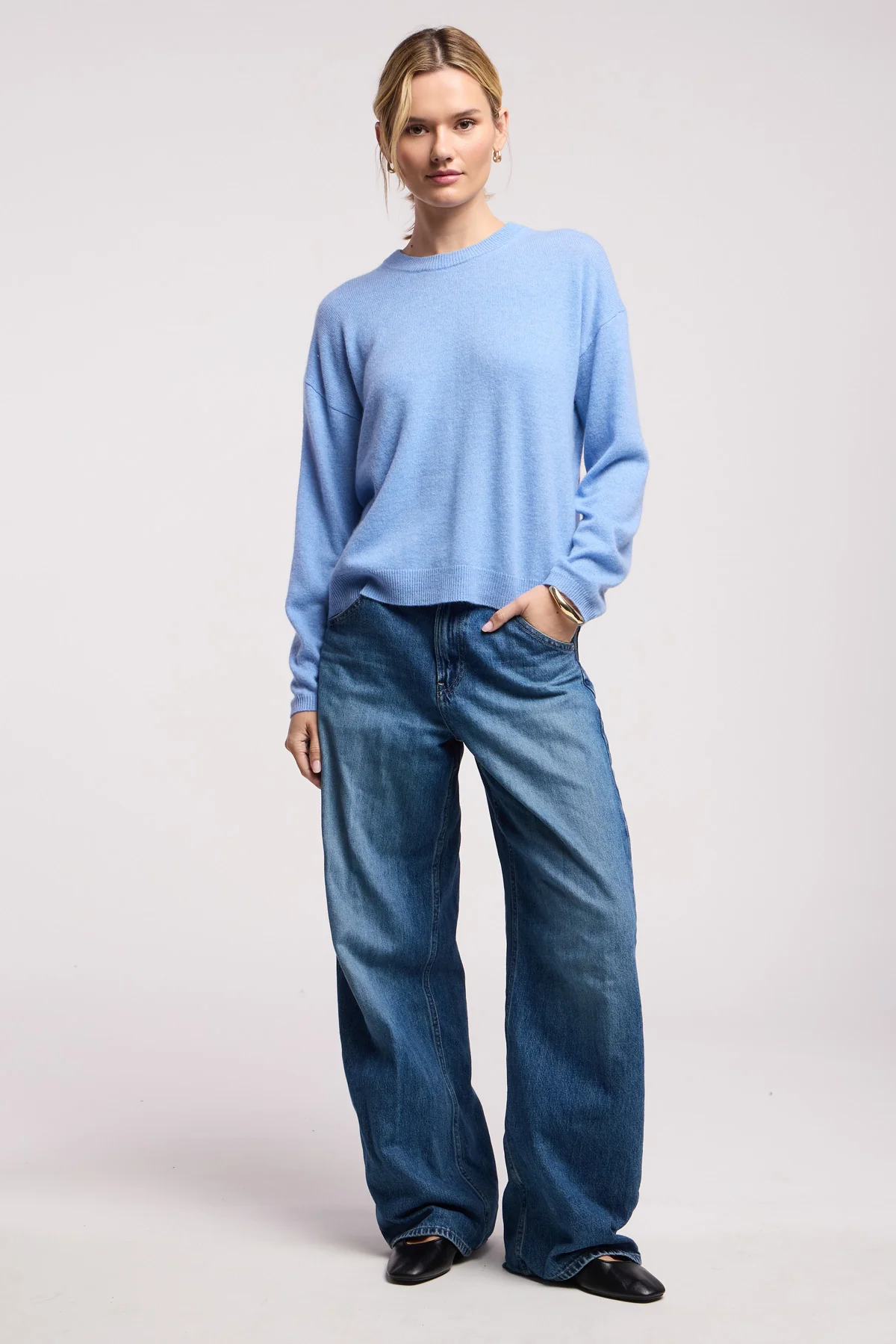 6132-brynne-cashmere-sweater-6.webp BRYNNE CASHMERE SWEATER