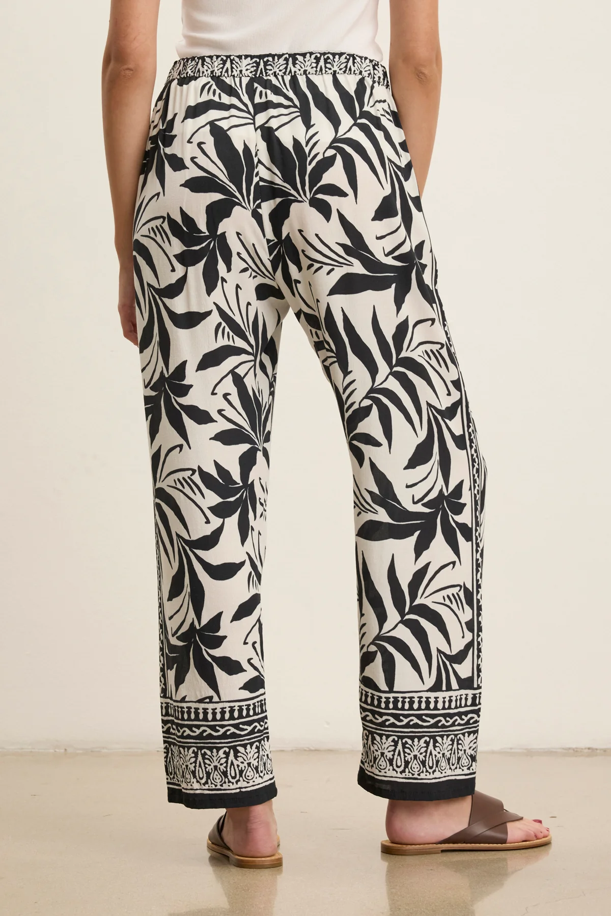 CLAUDIA PANT