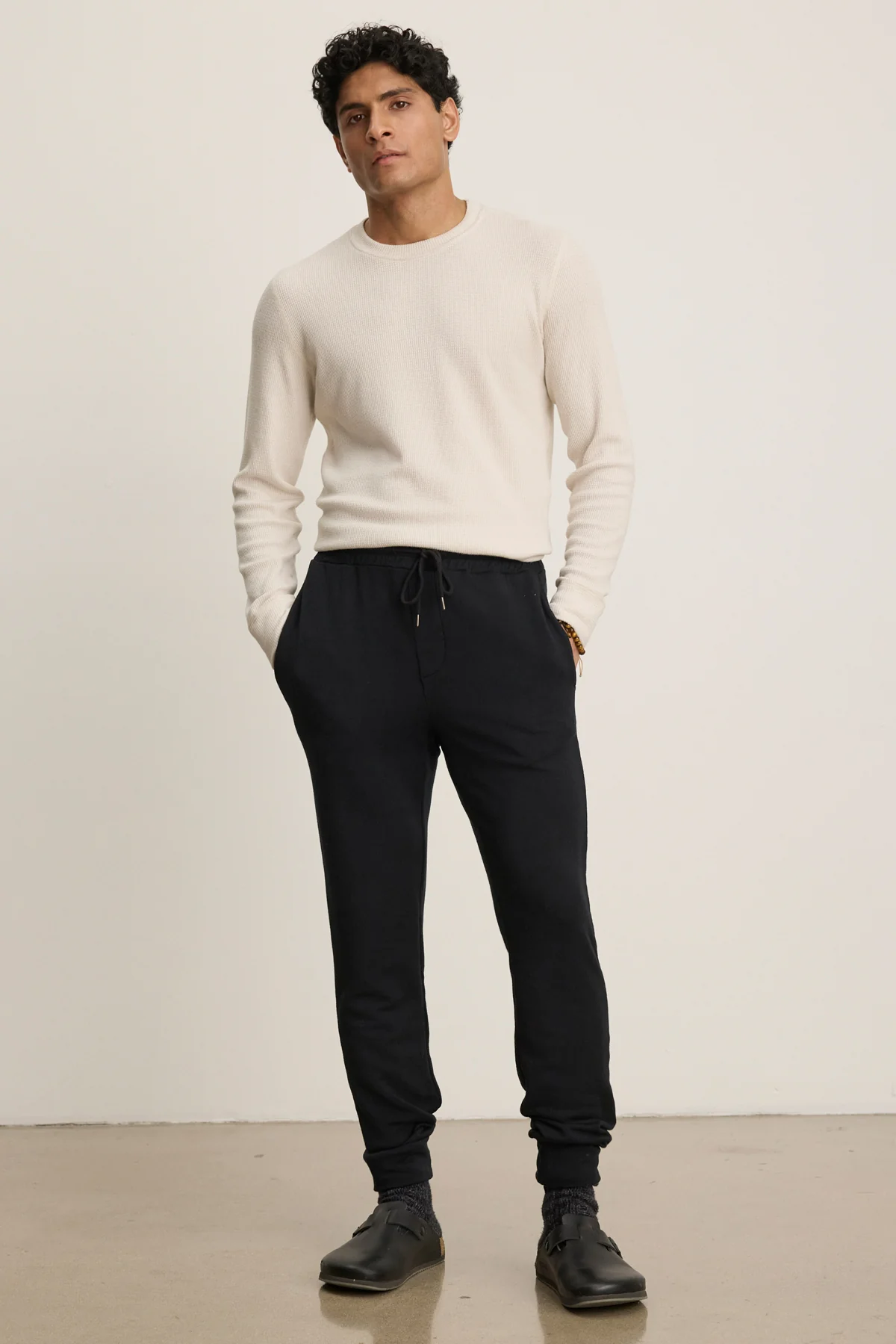 6823-crosby-jogger-1.webp CROSBY JOGGER