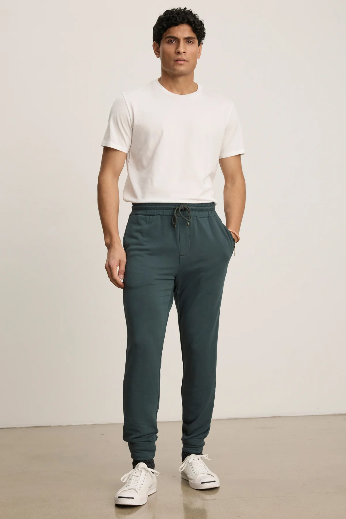6829-crosby-jogger-1.webp CROSBY JOGGER