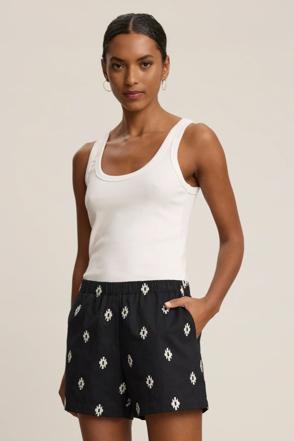 7023-daphne-short-1.webp DAPHNE SHORT