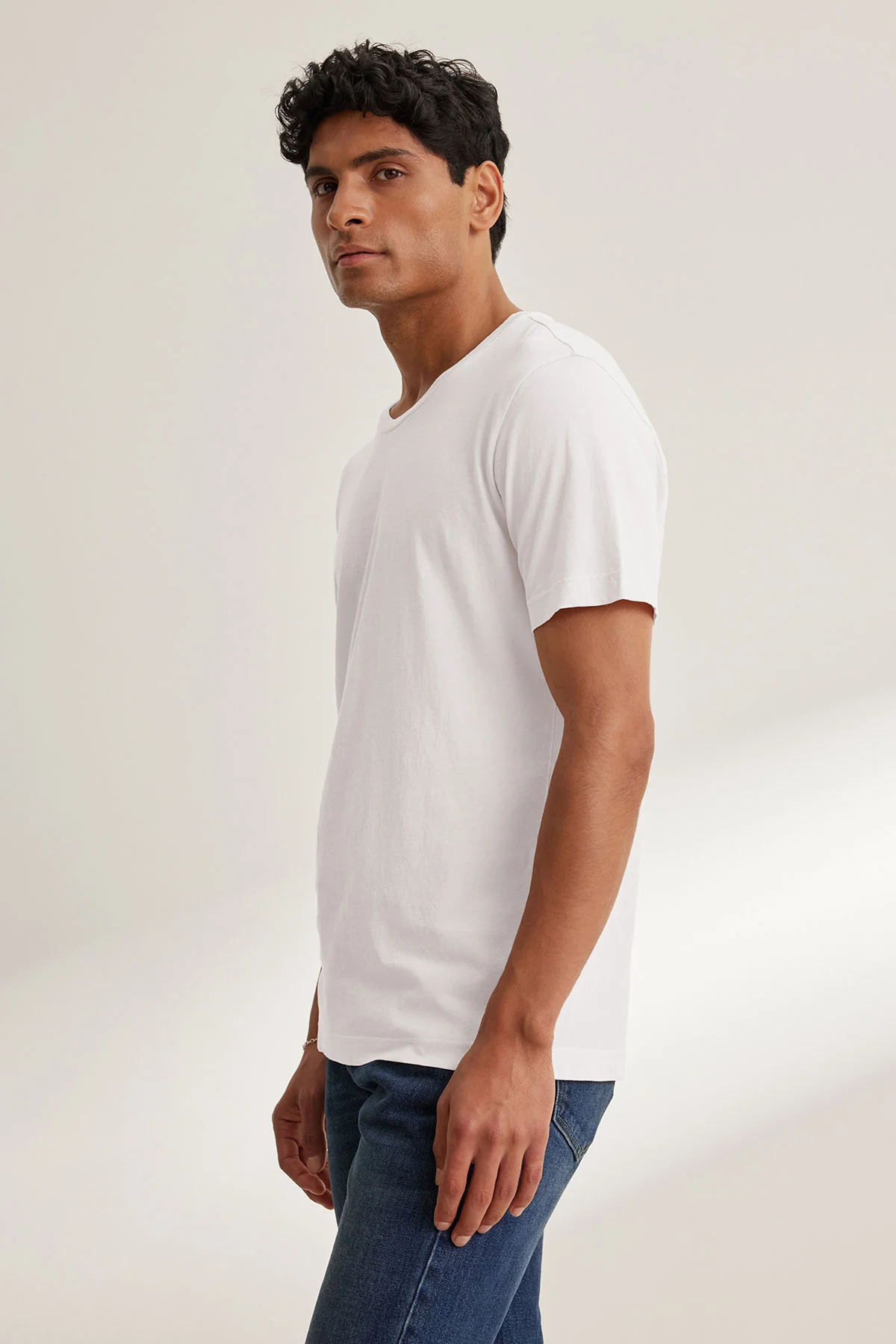 HOWARD TEE