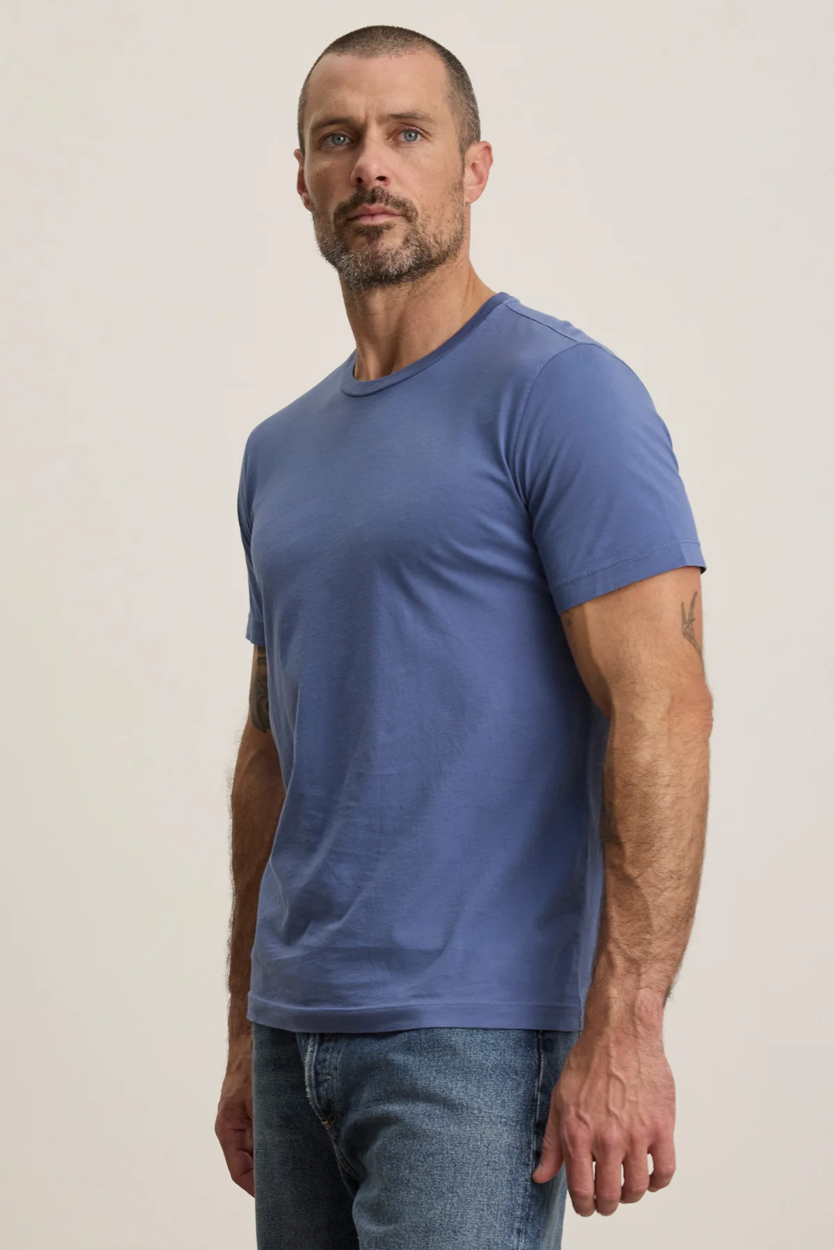 HOWARD TEE