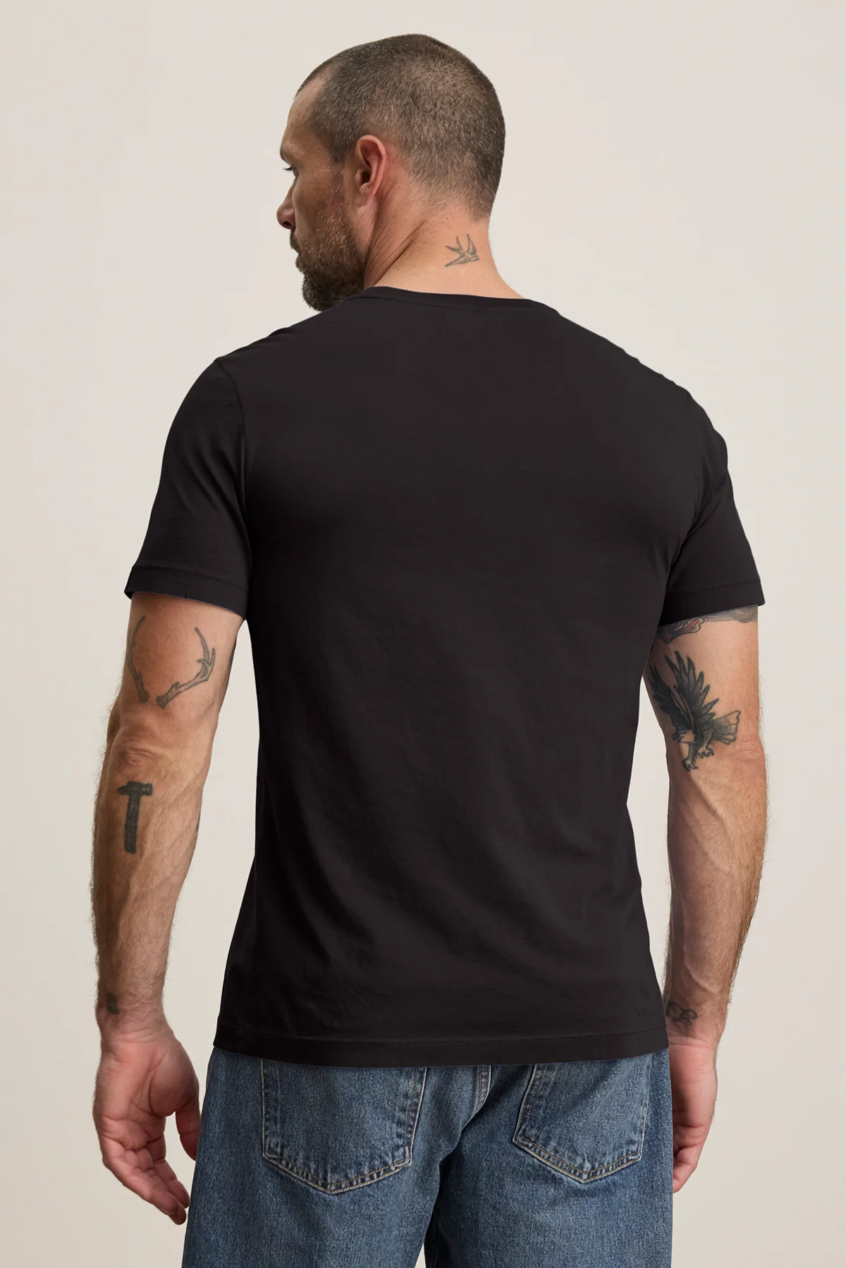 HOWARD TEE