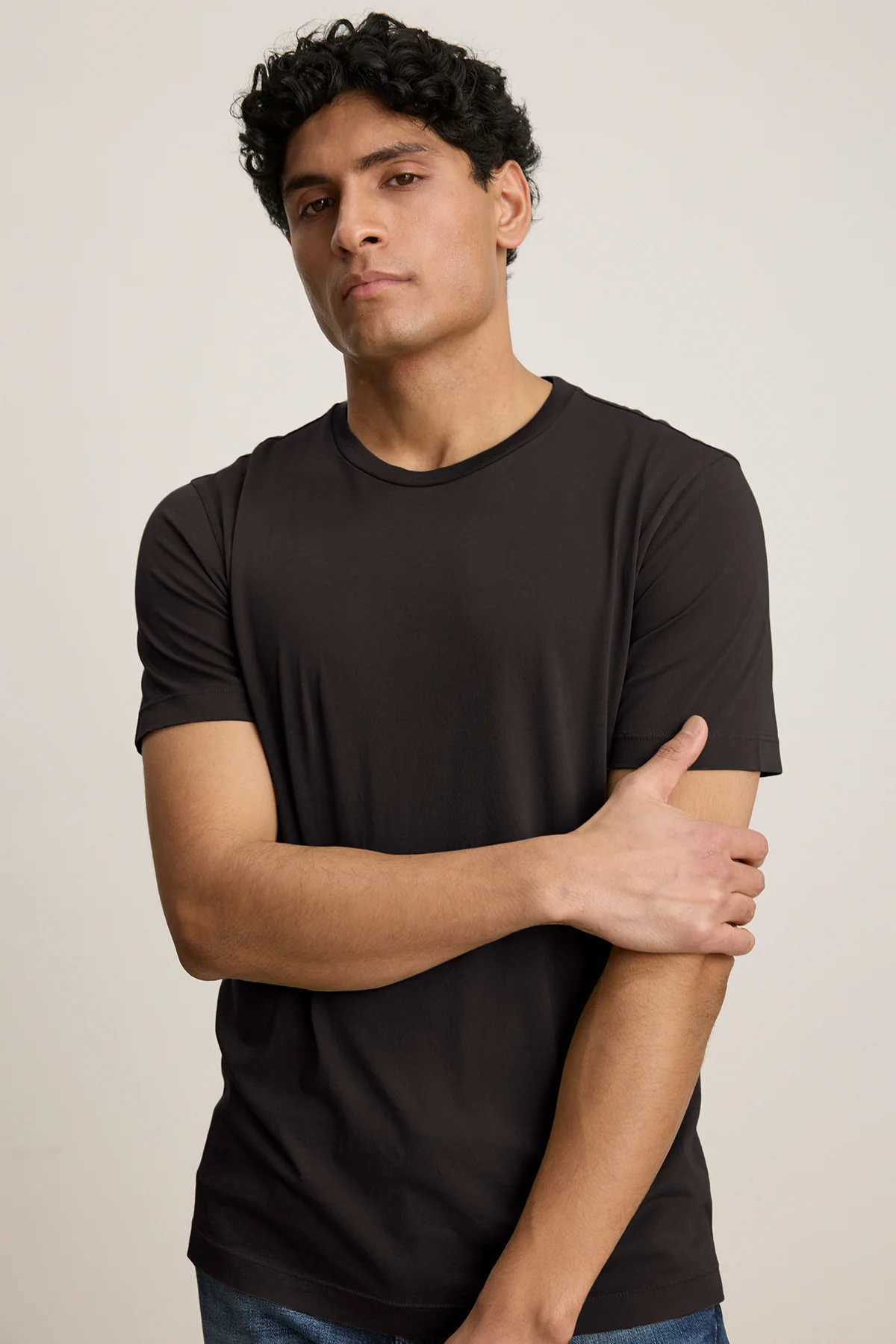 HOWARD TEE