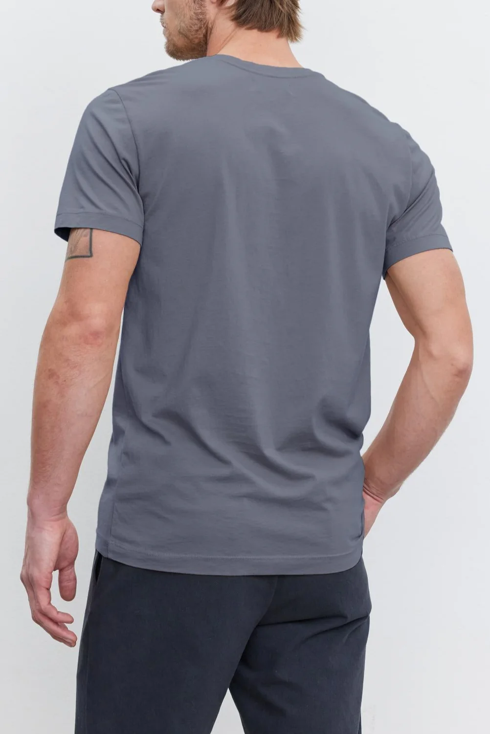 HOWARD TEE