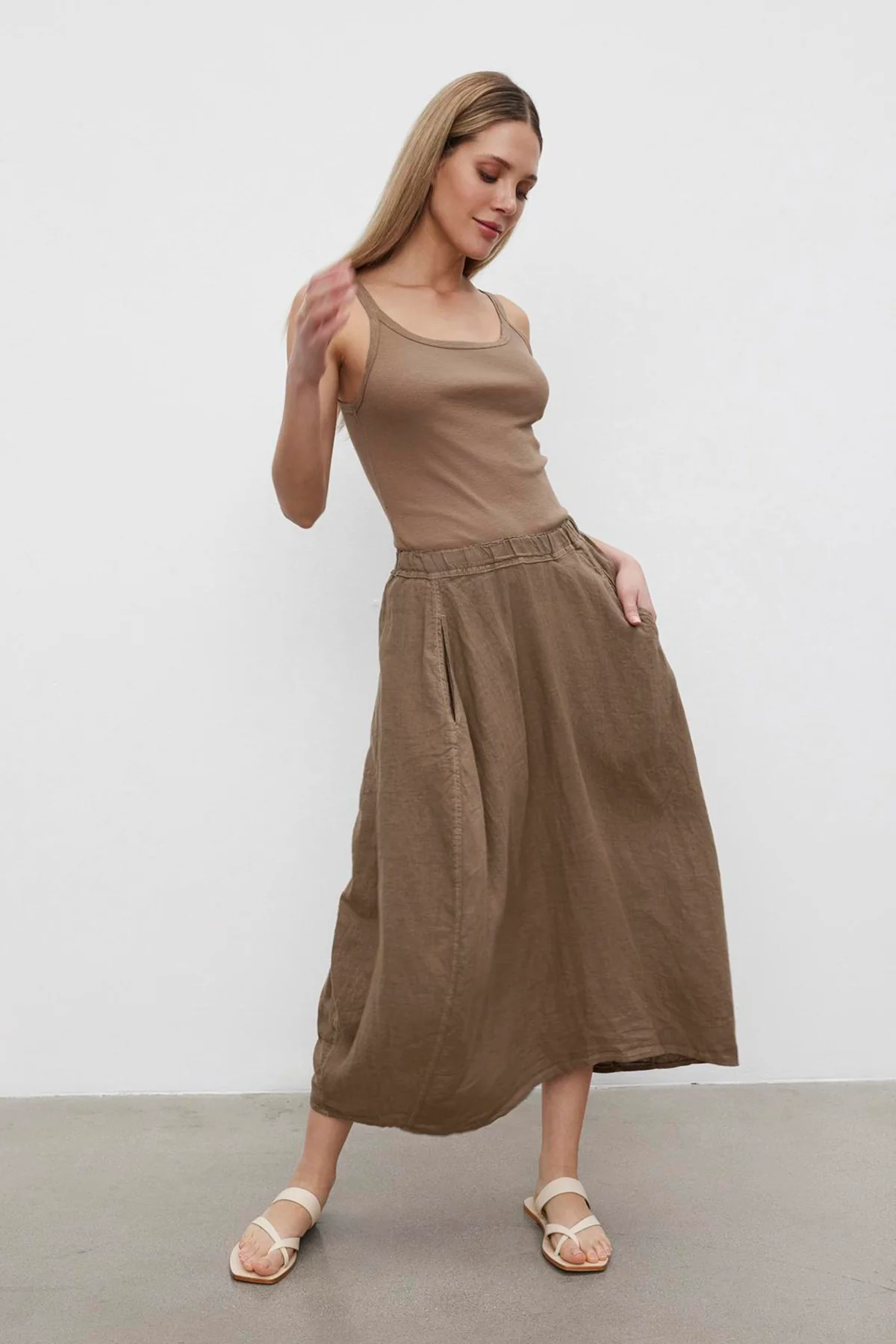 7945-fae-linen-skirt-1.webp FAE LINEN SKIRT