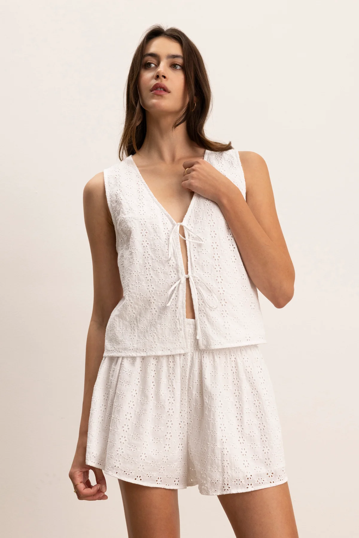 IRIS EYELET SHORT