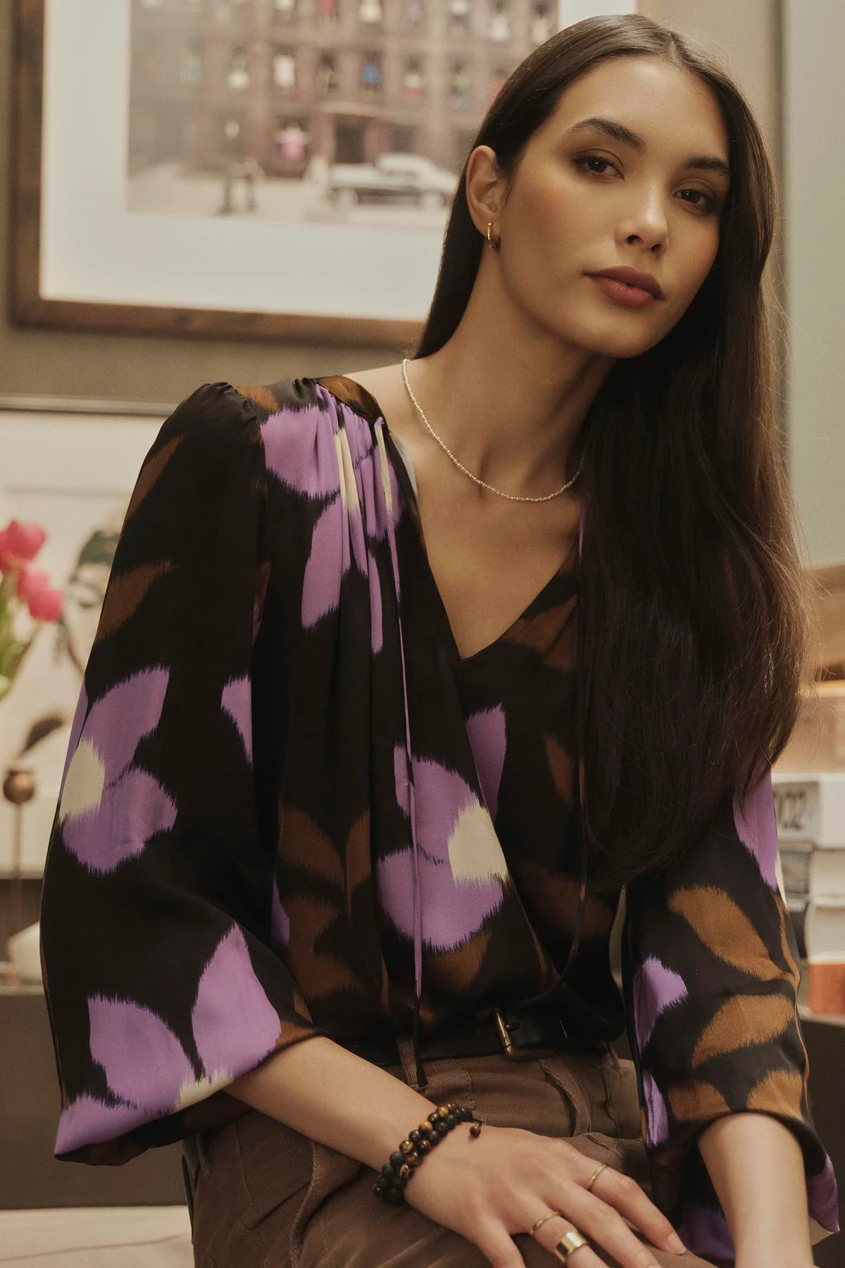 ISRA PRINTED V-NECK BLOUSE